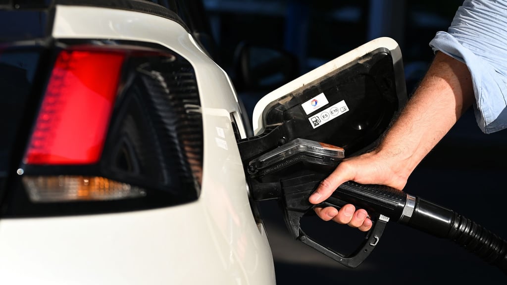 Die CO2-Abgabe wird unter anderem auf Kraftstoffe erhoben. 21,4 Milliarden Euro kamen 2025 zusammen. (Symbolbild)