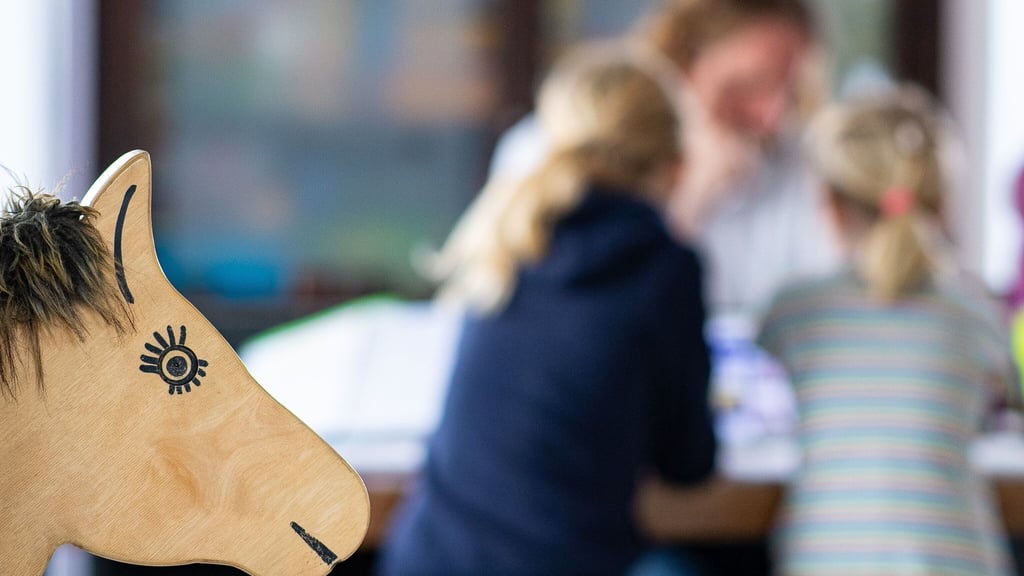 Eltern stehen bei plötzlichem Stromausfall vor Betreuungsproblemen: Nicht jedes Kind kann unbeaufsichtigt bleiben.