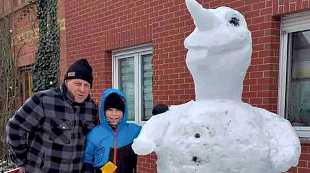 Ist das nicht schon ein richtig tolles Exemplar? Der Aufruf richtet sich vor allem an Kinder, gemeinsam mit ihren Eltern, Großeltern oder Freunden ebenfalls eine Schneefigur zu bauen.