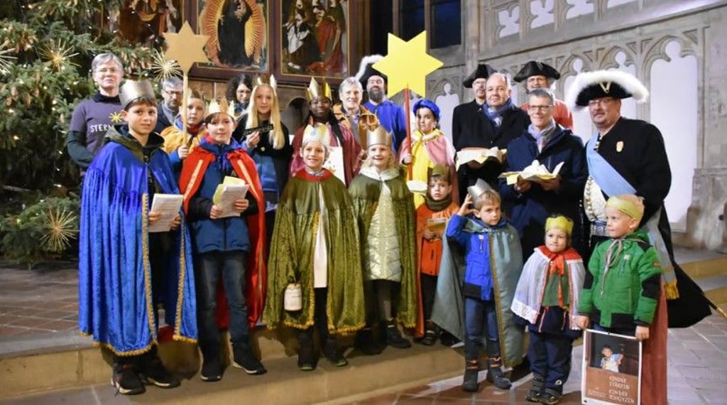 Auch in diesem Jahr laden die Sternsinger gemeinsam mit den Halloren alle Bürger und die Stadtverwaltung in die Moritzkirche ein.