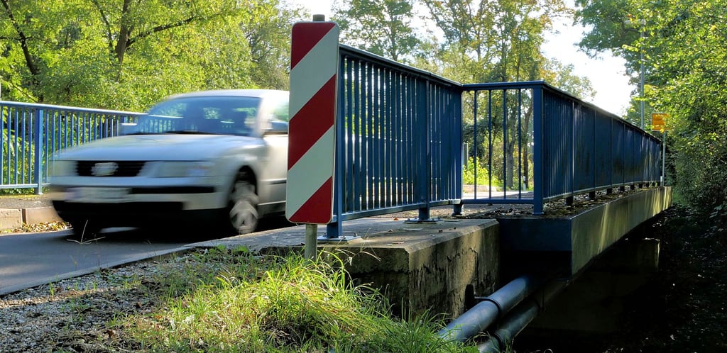 Die Luppe-Brücke bei Tragarth genügt nicht mehr heutigen Ansprüchen. 