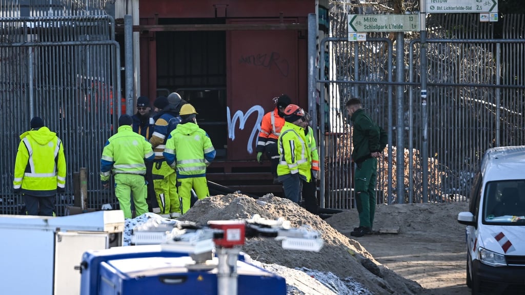 Bauarbeiten am Anschlagsort.
