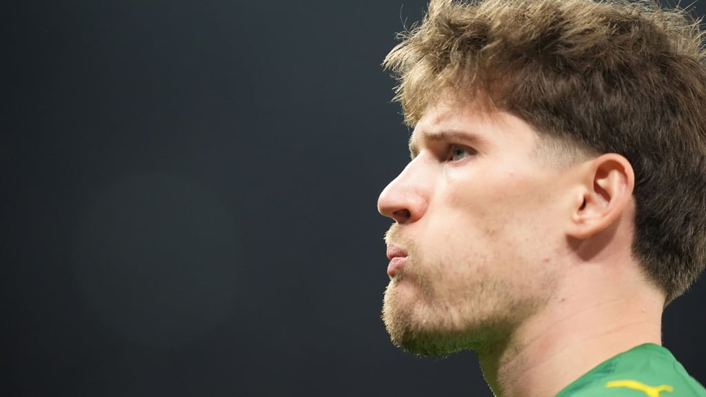 Torhüter Gregor Kobel hat das BVB-Trainingslager vorzeitig verlassen. (Archivbild)