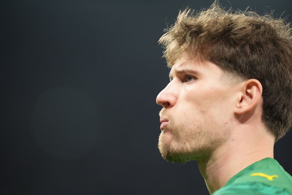 Torhüter Gregor Kobel hat das BVB-Trainingslager vorzeitig verlassen. (Archivbild)