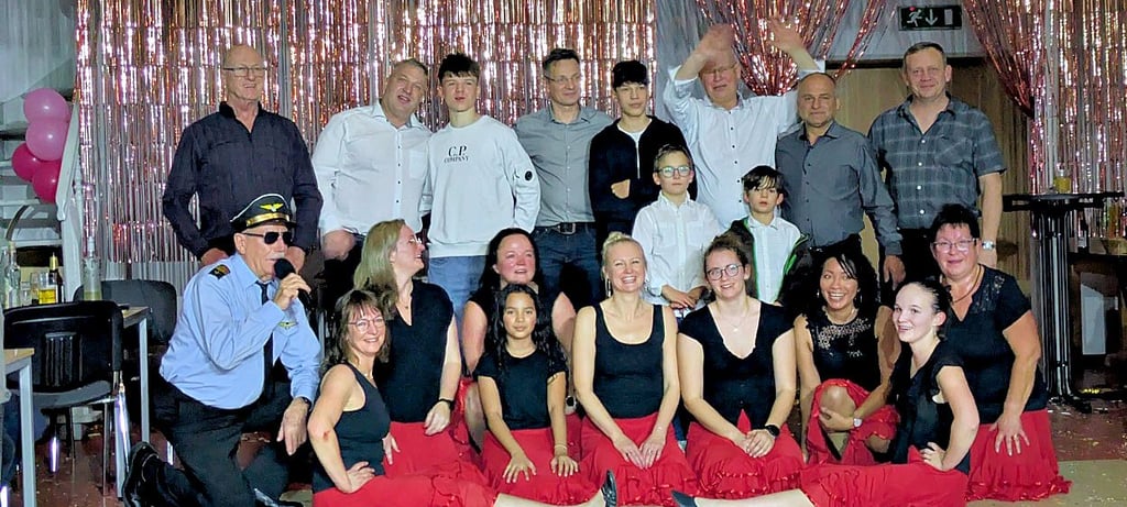 Kapitän Wolfgang Nachbar (70 Jahre) und seine Crew führen musikalisch um die Welt.