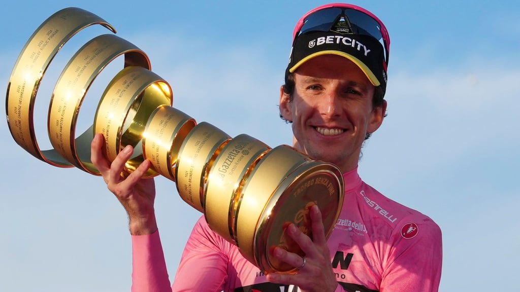 Trauma besiegt: Simon Yates gewann 2025 doch noch die Gesamtwertung beim Giro d'Italia. (Archivbild)