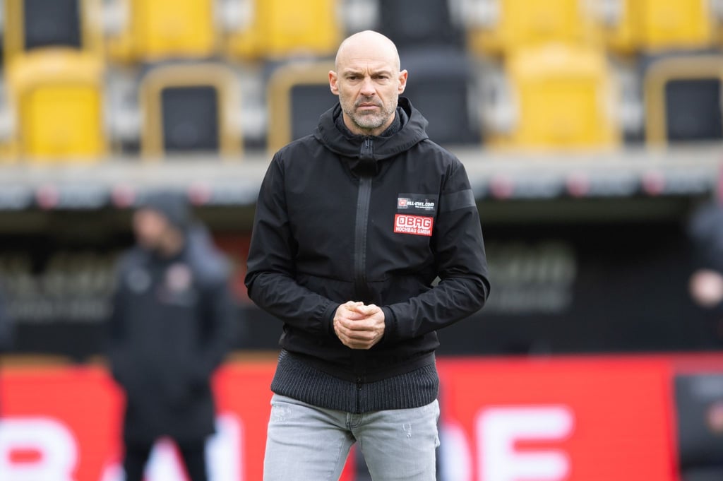 Trainer Alexander Schmidt übernimmt den Regionalligisten Chemie Leipzig. (Archivbild)