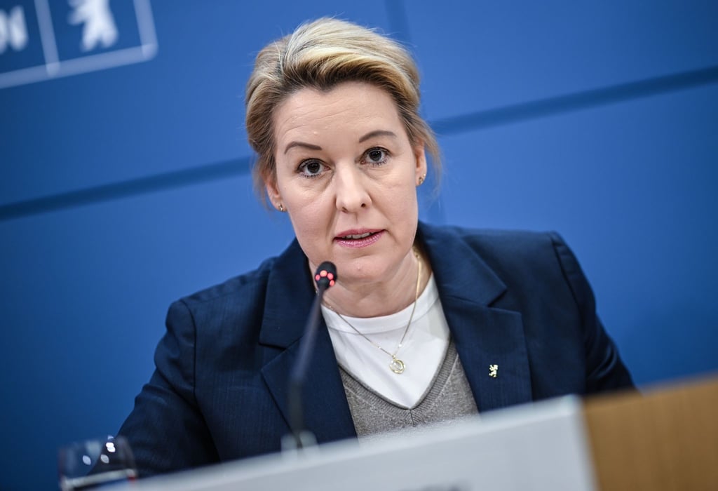 Franziska Giffey (SPD), Senatorin für Wirtschaft, Energie und Betriebe, spricht bei einem Pressebriefing. (Archivbild)