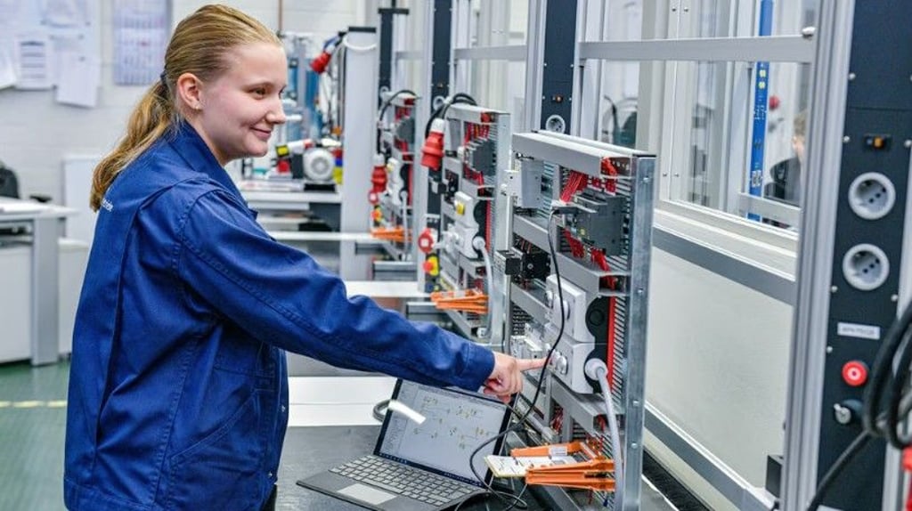 Elektrikerausbildung: Frauen sind in den sogenannten MINT-Berufen nach wie vor unterrepräsentiert.