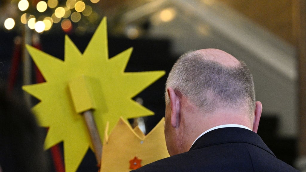 Berlins Regierender Bürgermeister Kai Wegner (CDU) steht wegen seines Krisenmanagements während des Stromausfalls unter Druck.