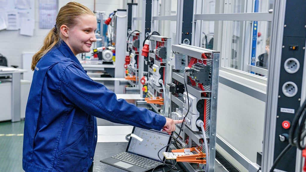 Elektrikerausbildung: Frauen sind in den sogenannten MINT-Berufen nach wie vor unterrepräsentiert.