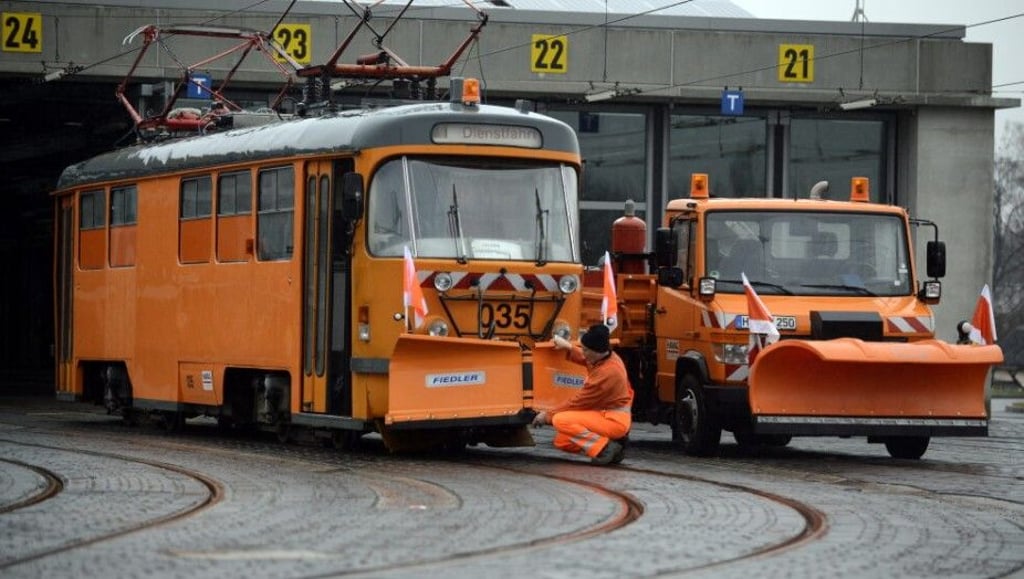 Um Strecken vom Schnee zu befreien, wird die Havag wieder auf die dafür vorgesehenen Tatra-Bahnen zurückgreifen.