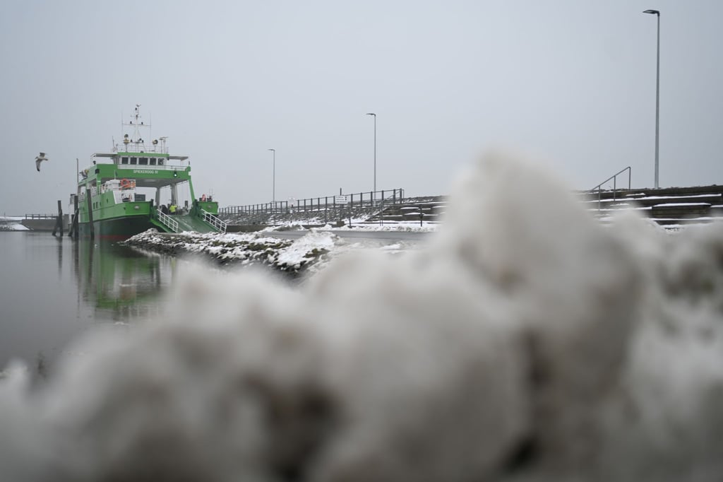 Wegen des erwarteten Wintersturms fallen viele Fährverbindungen an der Nordseeküste am Freitag aus. (Archivbild)