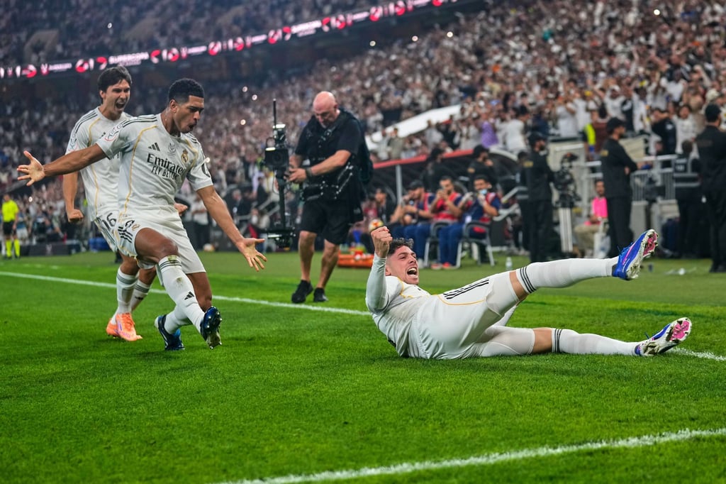 Sorgte für die frühe Führung für Real: Federico Valverde (r).