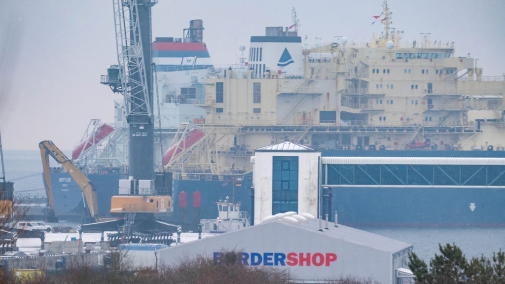 Das Rügener LNG-Terminal hat im Vergleich zu anderen deutschen Terminals zuletzt wieder am meisten Gas eingespeist.