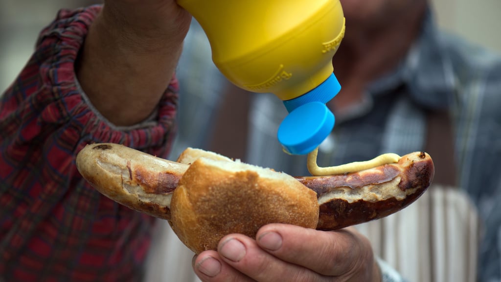Eine Thüringer Bratwurst mit Senf gehört für viele bis heute einfach dazu. Besonders im Osten Deutschlands greifen viele dafür zum Bautz’ner.