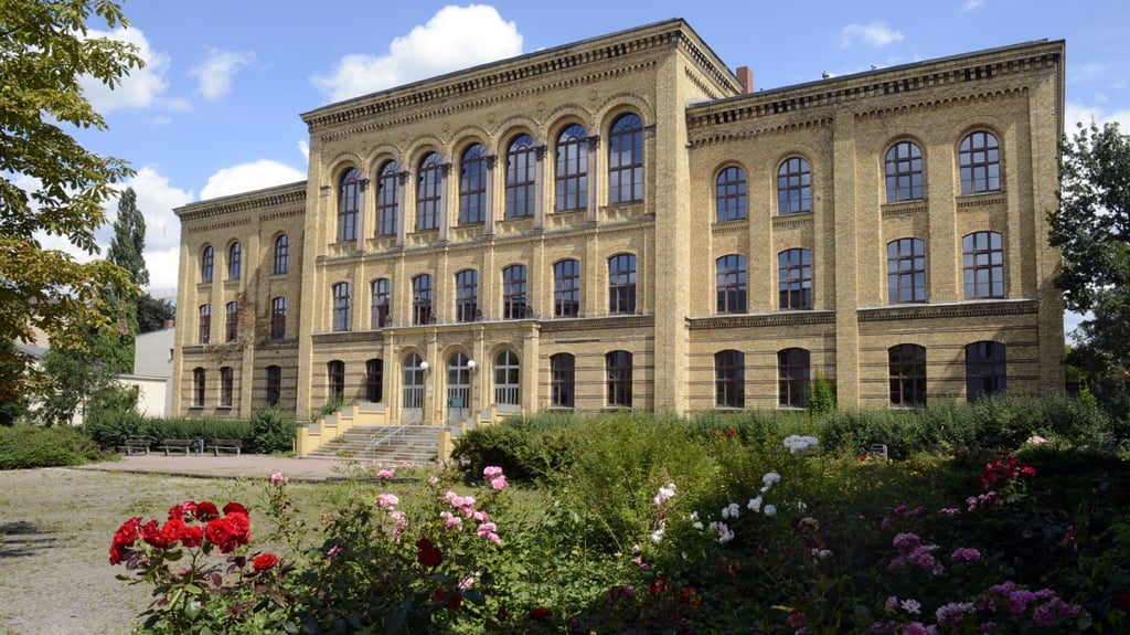 Blick auf die IGS Am Steintor Halle. Sie soll bald deutlich aufwachsen.