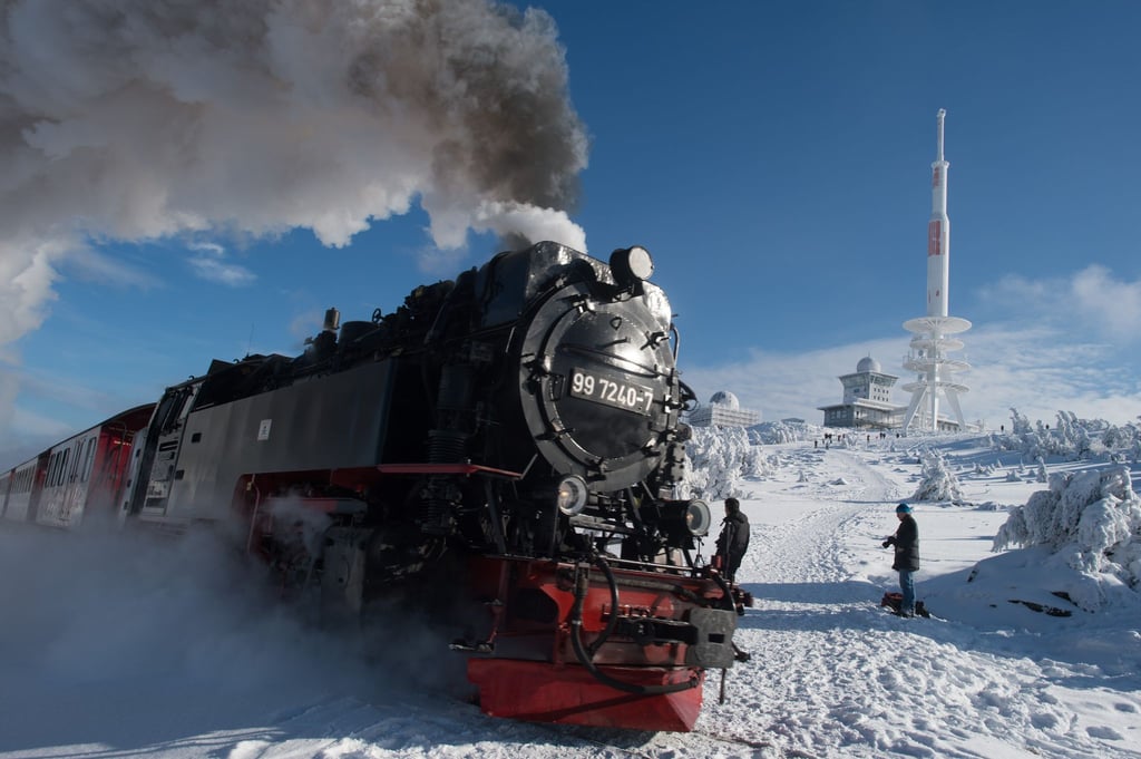 Vorsorglich setzen die Harzer Schmalspurbahnen den Verkehr am Freitag größtenteils aus. (Archivbild)