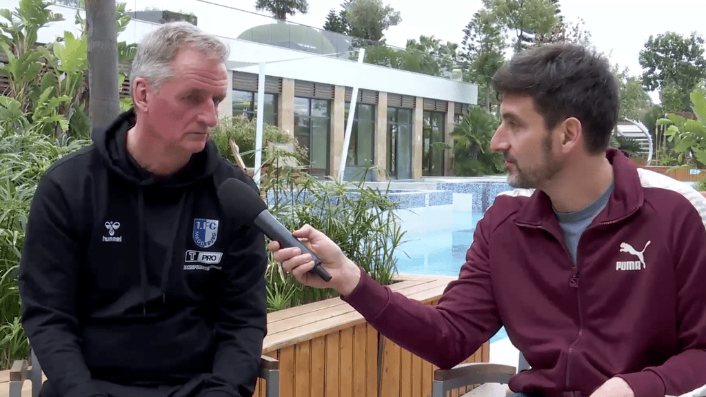 Petrik Sander, Trainer des 1. FC Magdeburg, war am Donnerstag im Trainingslager-Hotel in Side zu Gast beim Live-Talk von Volksstimme und Magdeburg Blau-Weiß mit Robert Rist.