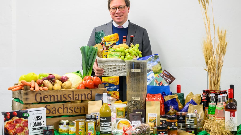Landwirtschaftsminister Georg-Ludwig von Breitenbuch (CDU) besucht die Grüne Woche zum Auftakt am 19. Januar.