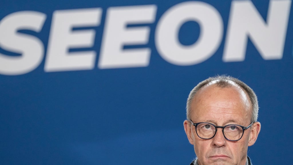 So richtigen Grund zur Freude hat Merz derzeit nicht. Innen- wie außenpolitisch stehen er und seine Bundesregierung vor gewaltig großen Herausforderungen.