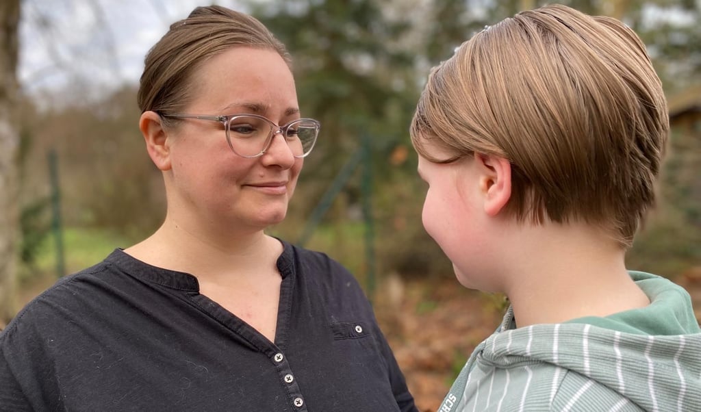 „Es wurde immer schlimmer“, sagt Verona Schäfer. Notfalls müsse sie ihren Sohn Theo auch vor der Schule schützen. 