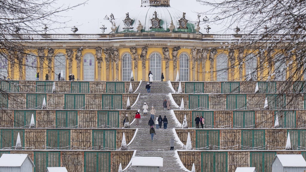 Parkanlagen und Schlösser in Brandenburg und Berlin bleiben am Freitag geschlossen.
