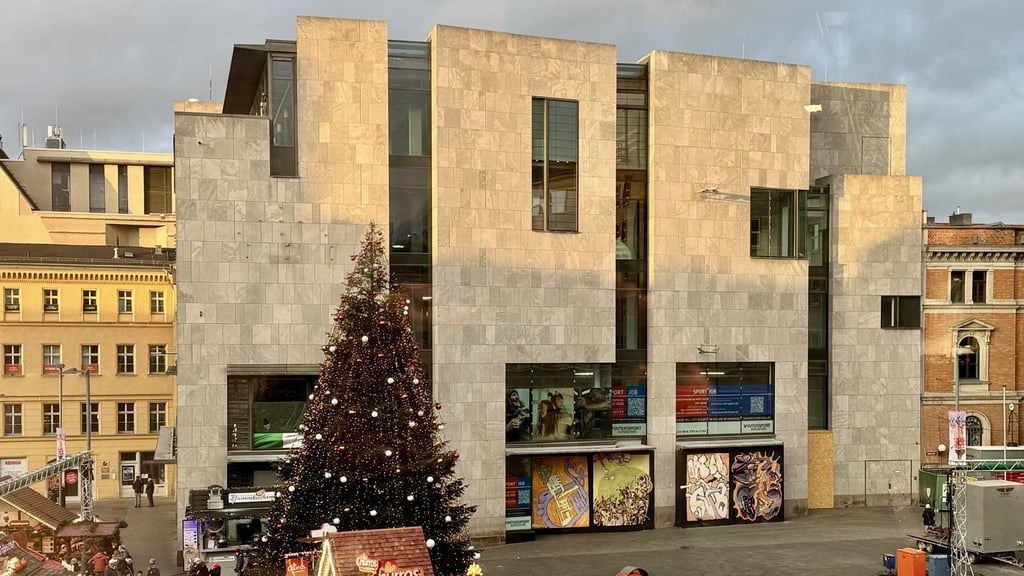 Der ehemalige Kaufhof in Halle macht demnächst wieder auf – mit Handel und Gastronomie.