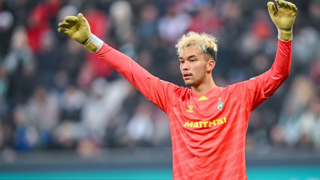 Werder hofft auf einen Einsatz von Torwart Mio Backhaus gegen Hoffenheim. (Archivbild)