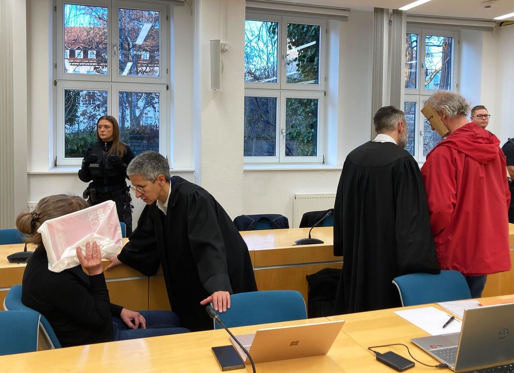 Der Prozess um eine mutmaßliche Geiselnahme einer jungen Frau am Landgericht Erfurt wird ausgesetzt, um Glaubwürdigkeitsgutachten zu erstellen. (Archivbild)