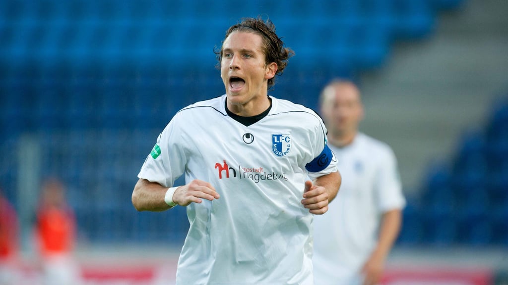 Daniel Bauer als Kapitän des 1. FC Magdeburg im August 2011.