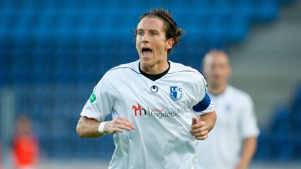 Daniel Bauer ist inzwischen Bundesliga-Trainer beim VfL Wolfsburg. Als Spieler erlebte er beim 1. FC Magdeburg einen "kompletten Schockmoment".