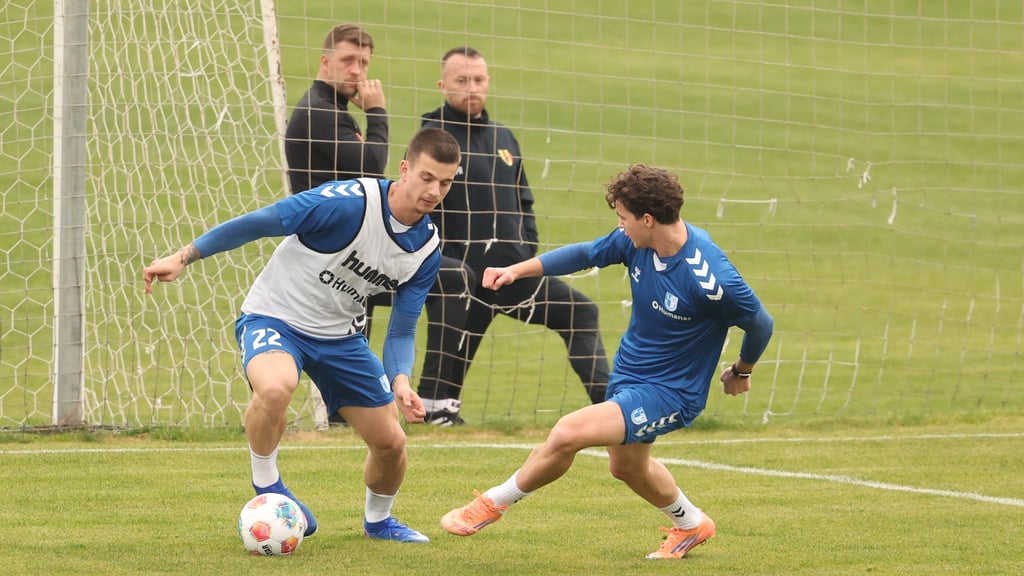 Wenn Torjäger Mateusz Zukowski (links) in Aktion ist, schauen in Side auch Vertreter anderer Vereine schon mal genauer hin. Der Angreifer kam im Sommer von Slask Wroclaw.