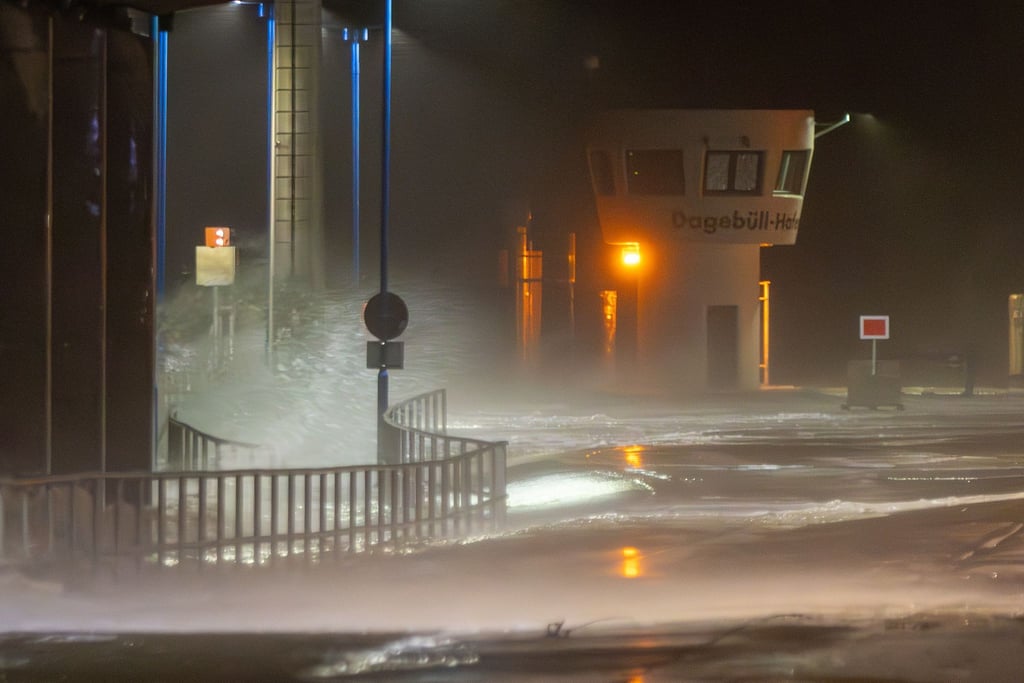 Seewetterdienst warnt vor Sturm ab der deutschen Nordseeküste.