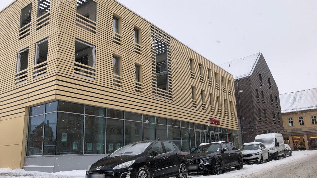 Im großen Ladengeschäft im Erdgeschoss des Hauses der Wohnungswirtschaftsgesellschaft Quedlinburg in der Carl-Ritter-Straße entsteht Neues.
