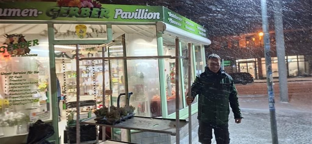 Sebastian Gerber hatte am Morgen keine Probleme, seinen Pavillon zu beliefern.