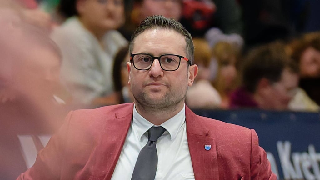 <b>Headcoach Marco Romandino und die Basketballer des Syntainics MBC müssen trotz schwieriger Wetterlage zum Auswärtsspiel in Oldenburg antreten.&nbsp;</b>