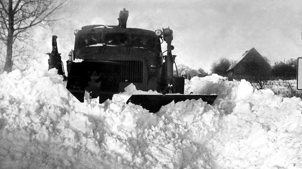 Der Winter 1978/79 gilt als einer der extremsten in der DDR. Die Kälte lähmte das öffentliche Leben, und selbst die Regierung geriet unter Druck.
