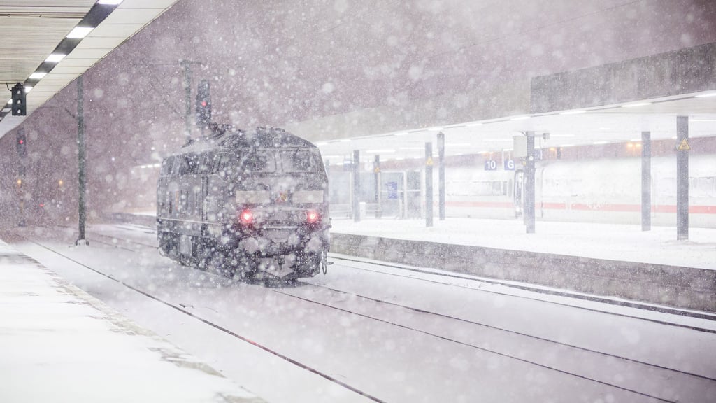 Nach dem Stopp im Fernverkehr geht auch im Regionalverkehr kaum noch etwas.