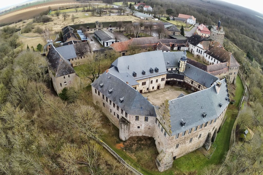 Burg und Schloss Allstedt aus der Vogelperspektive. Wie sicher war das Schloss während des Bauernkrieges? 