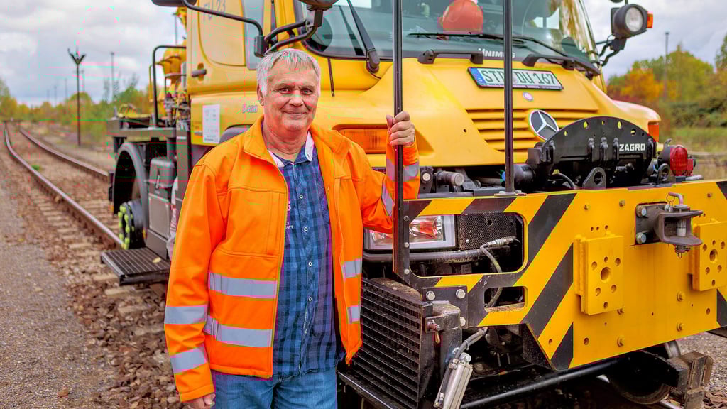 Seit mehr als 20 Jahren ist Steffen Raabe Lokführer im Chemie- und Industriepark Zeitz. Jetzt geht es unter neuer Flagge weiter.