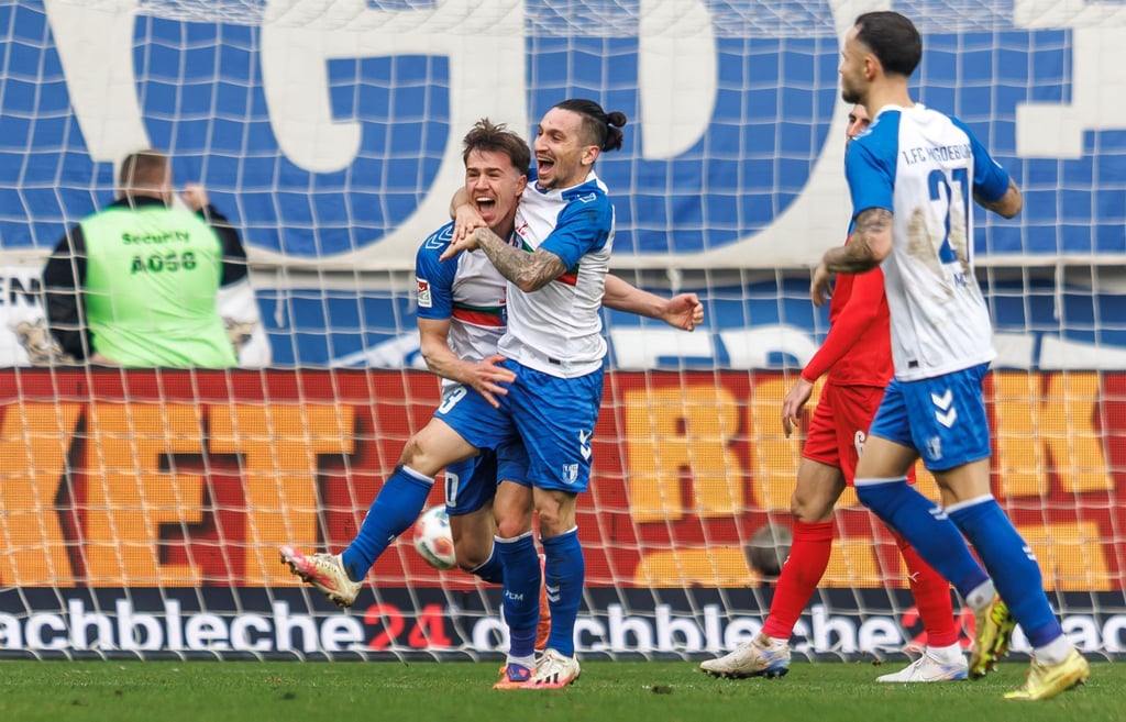 Noah Pesch (l) traf zum 3:2 im Test gegen Ulm. (Archivbild)