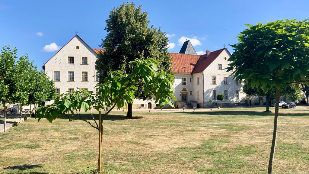 Das Kloster im Vorharz-Ort Hedersleben ist der neue Sitz der Familienbetriebe Land und Forst Sachsen-Anhalt.