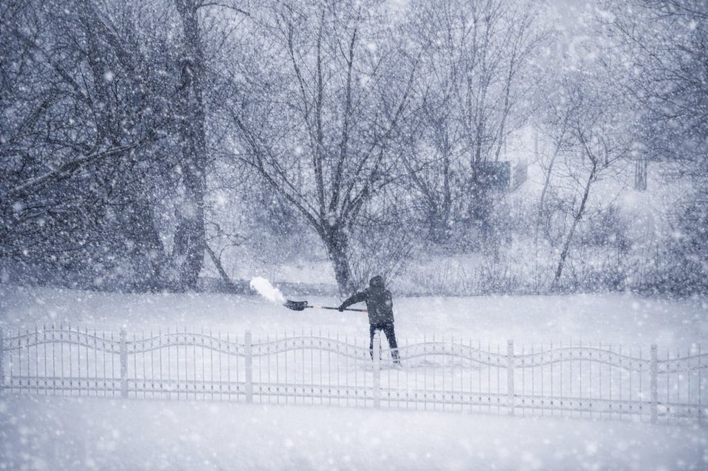 Vor der eigenen Haustür wird in Haldensleben fleißig Schnee geräumt. die Stadt erinnert dazu auch an die Räumungspflicht der Anwohner.