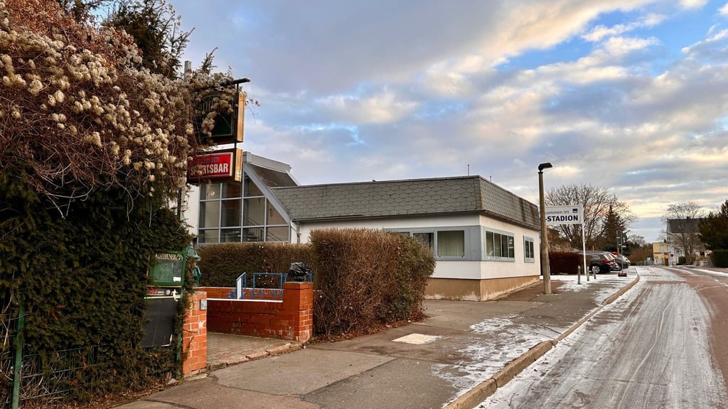 Gibt es nicht nur Sport, sondern auch ausschweifende Feten am VfL-Stadion in Halle, die Anwohner nerven?