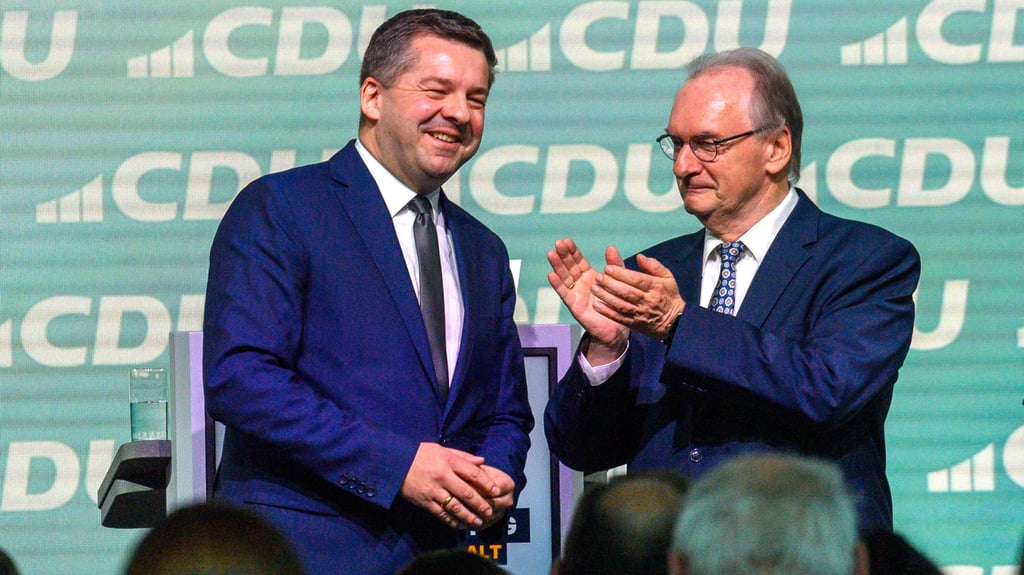CDU-Spitzenkandidat Sven Schulze (links) und Reiner Haseloff - Bekommt Sachsen-Anhalt vorzeitig einen neuen Ministerpräsidenten? 