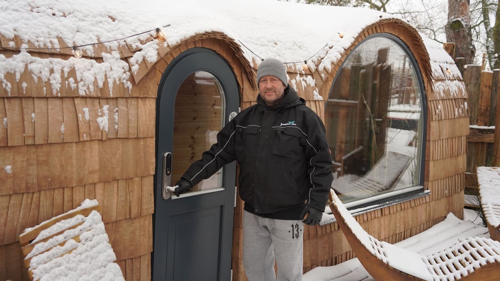 Dennis Reipsch präsentiert den neuen Sauna-Iglu
