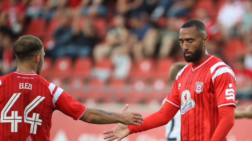 Cyrill Akono (r.) blieb beim Halleschen FC glücklos.