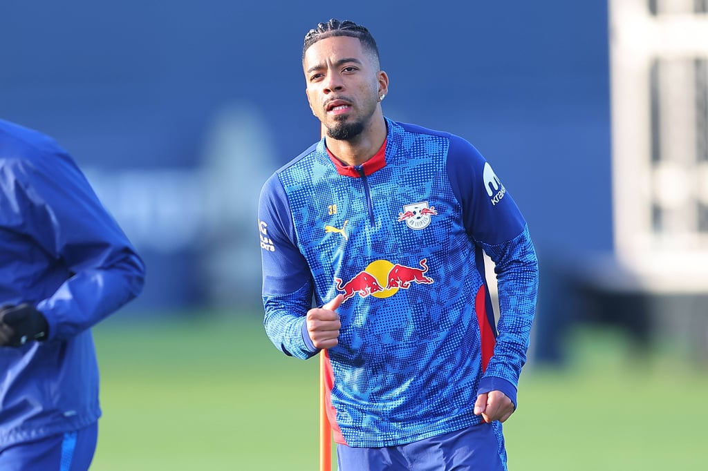 Benjamin Henrichs im Training bei RB Leipzig.