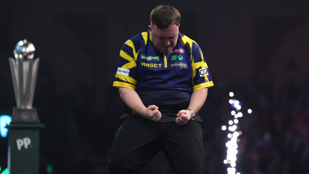 Luke Littler hat wieder einen Grund zum Jubeln. (Archivbild)